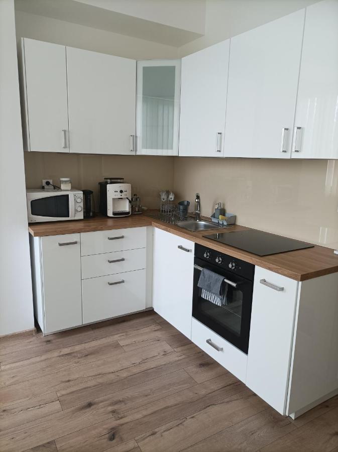 Stylovy Apartman Zemplinska Presov Bagian luar foto